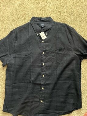 J. Crew Men’s Short Sleeve Button-Down Shirt in Black